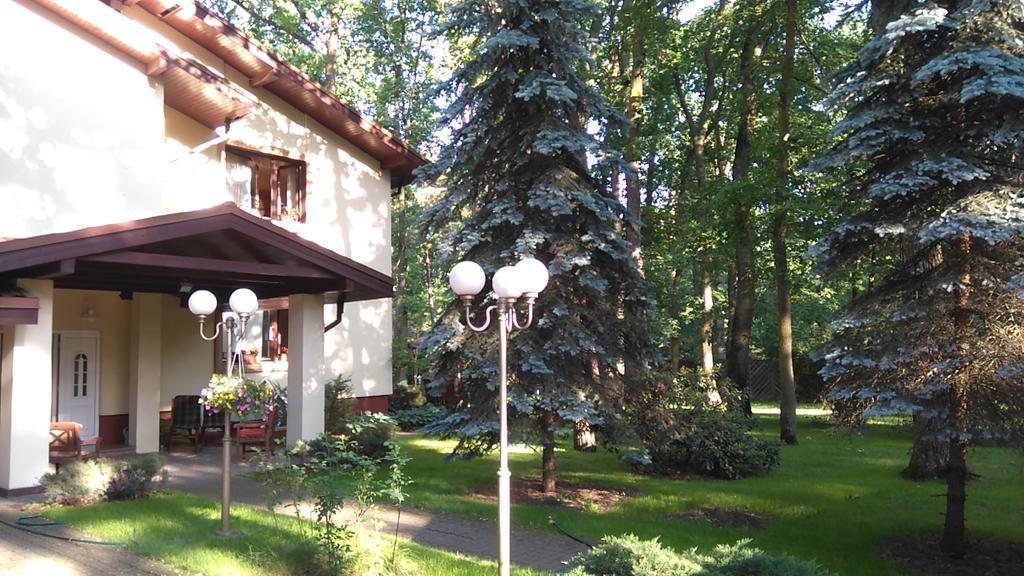 Villa Podkowa Подкова Лесна Екстериор снимка