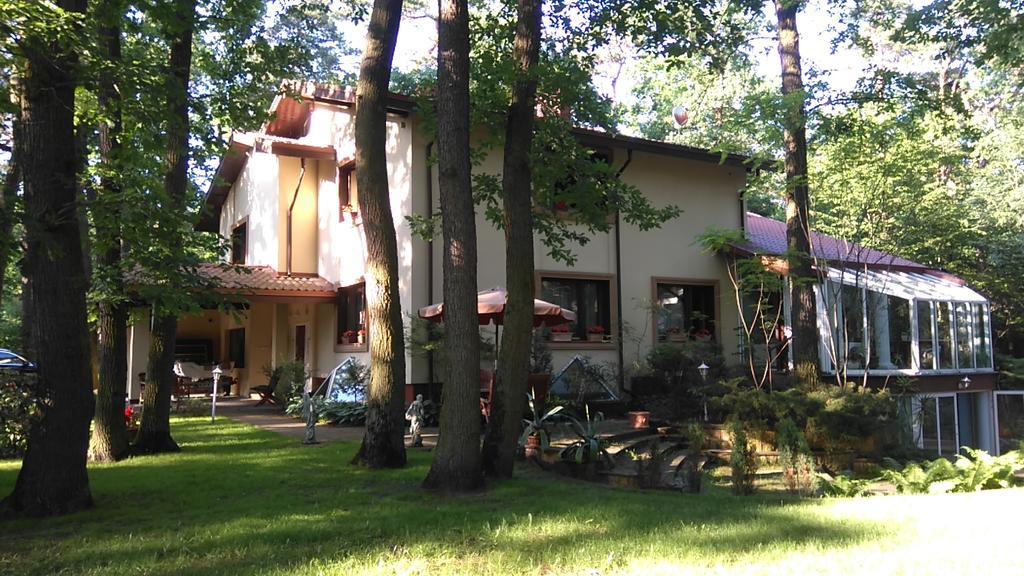 Villa Podkowa Подкова Лесна Екстериор снимка